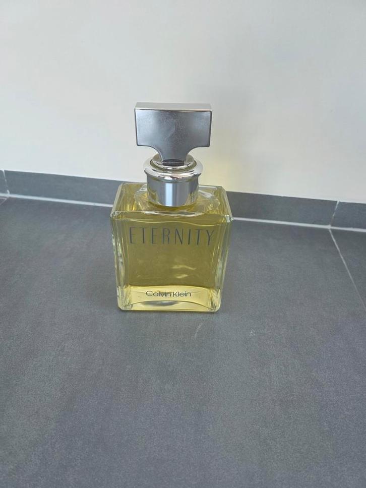 Factice Calvin Klein Eternity parfum., Verzamelen, Parfumverzamelingen, Zo goed als nieuw, Parfumfles, Gevuld, Ophalen of Verzenden