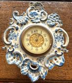 Petite horloge en Delft à remontoir mécanique, Antiquités & Art