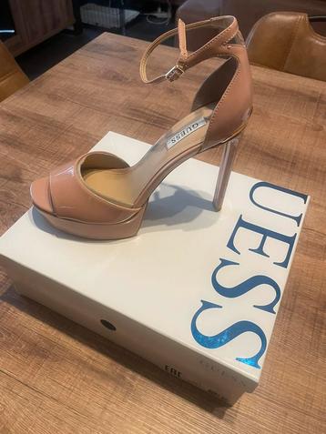 Guess naaldhakken maat 40, kleur nude