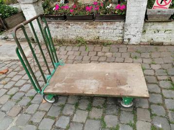 Robuuste trolley voor ladingen tot 1200 kilo.