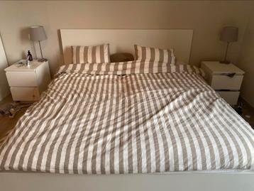 Malm bed ikea 180x200 cm incl. Lades en lattenbodem beschikbaar voor biedingen