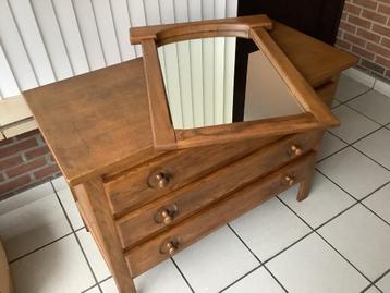 Commode  beschikbaar voor biedingen