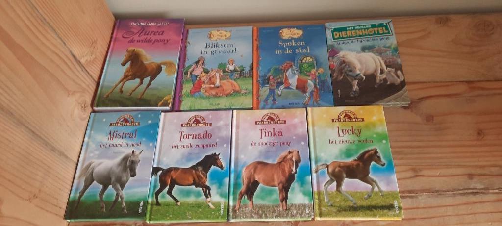 Livres sur les poneys et les chevaux, Enlèvement ou Envoi, Comme neuf