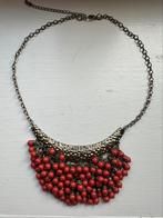 Mooi rood halssnoer, Handtassen en Accessoires, Kettingen, Ophalen of Verzenden, Zo goed als nieuw, Rood, Met hanger