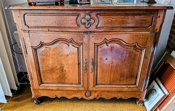 Antieke Franse eiken buffetkast 18e eeuw, Huis en Inrichting, Kasten | Dressoirs, Gebruikt, Ophalen
