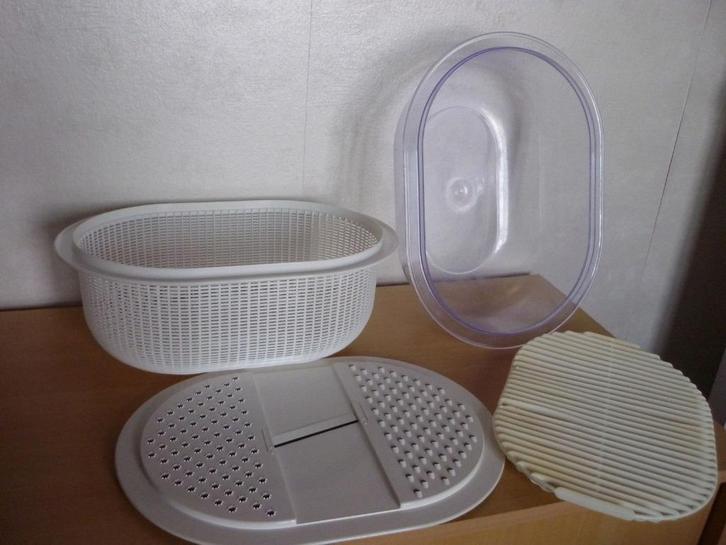 Grote rasp kom met zeef  Multifunctionele rasp, Huis en Inrichting, Keuken | Tupperware, Ophalen of Verzenden