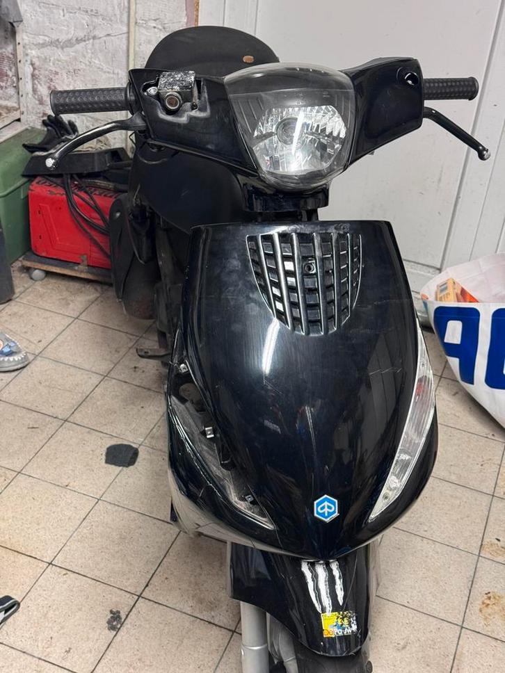 Piaggio zip 4takt, Vélos & Vélomoteurs, Scooters | Piaggio, Utilisé, Zip, Classe B (45 km/h), Essence, Enlèvement ou Envoi