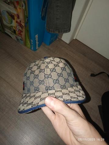 Gucci classique grise AA+ beschikbaar voor biedingen