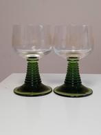 2 Verres à vin en verre gravé, Enlèvement ou Envoi, Utilisé, Autres types