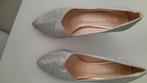 PRACHTIGE SCHOENEN ZILVERKLEURIGE M 40, Kleding | Dames, Trouwkleding en Trouwaccessoires, Ophalen of Verzenden, Zo goed als nieuw