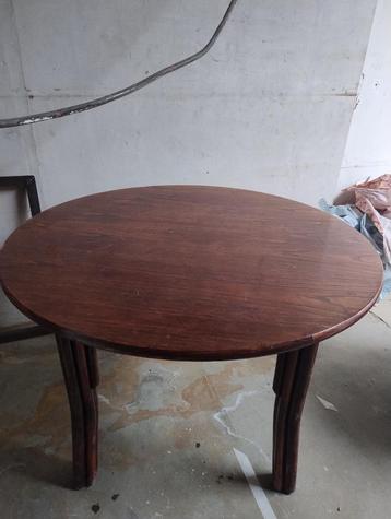 ronde tafel vol hout