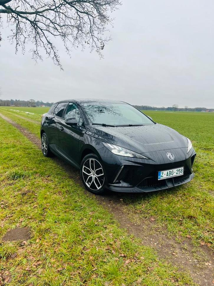 MG4 Luxury 64kw GARANTIE 435km wltp 204pk, Autos, MG, Particulier, MG4, Caméra 360°, ABS, Caméra de recul, Phares directionnels