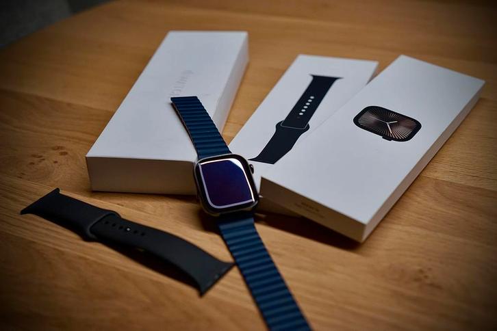 Apple watch serie 10 cellular, Bijoux, Sacs & Beauté, Montres connectées, Comme neuf, Enlèvement