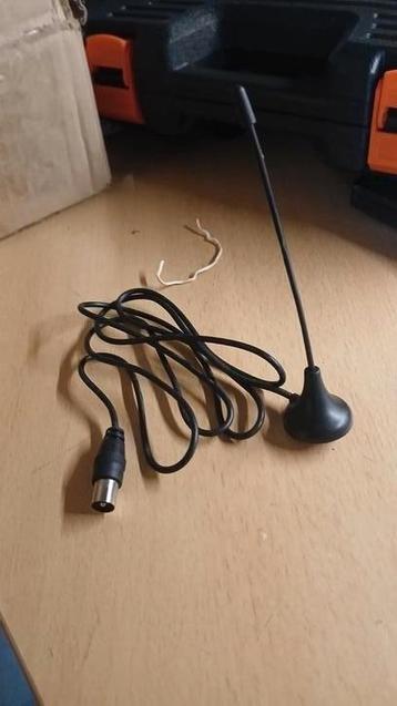 Kleine antenne met draad beschikbaar voor biedingen