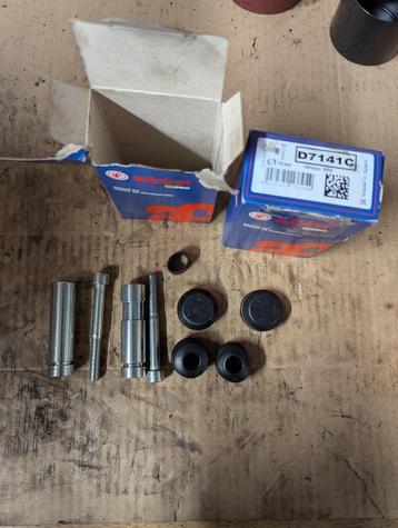 Rem glijbus 2x Brembo beschikbaar voor biedingen