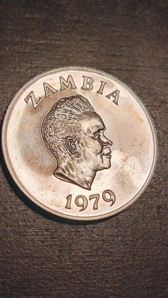 Zambie, 10 Kwacha 1979, grand, rare (3250 pièces) bel a, Timbres & Monnaies, Monnaies | Afrique, Zambie, Argent, Enlèvement ou Envoi