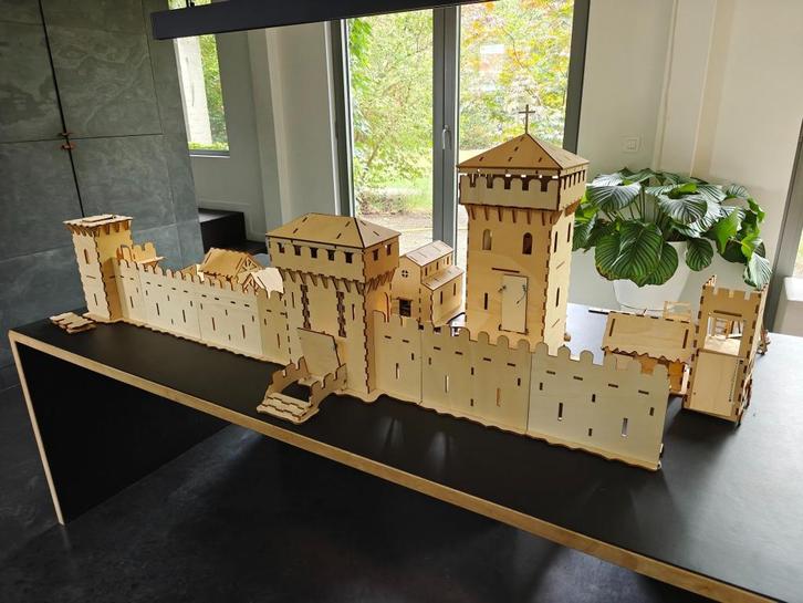 Uniek houten kasteel - combineerbaar LEGO- en Playmobil, Kinderen en Baby's, Speelgoed | Houten speelgoed, Gebruikt, Overige typen