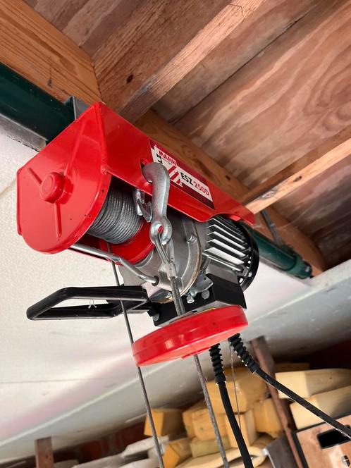 Holzmann ESZ250D_230V Elektrische takel 250 kg, Doe-het-zelf en Bouw, Lieren en Takels, Zo goed als nieuw, Ophalen