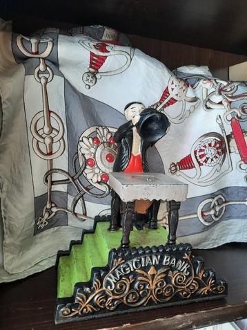 Tirelire  beschikbaar voor biedingen