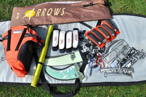 Accessoires; vinnen, voetbanden, boardbag, trapeze etc., Watersport en Boten, Windsurfen, Gebruikt, Overige typen, Met vin(nen)