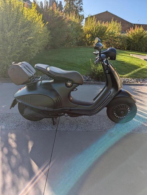 Vespa 946 Armani : Gelimiteerde editie (1500 in de wereld), Fietsen en Brommers, Scooters | Vespa, Zo goed als nieuw, Overige modellen