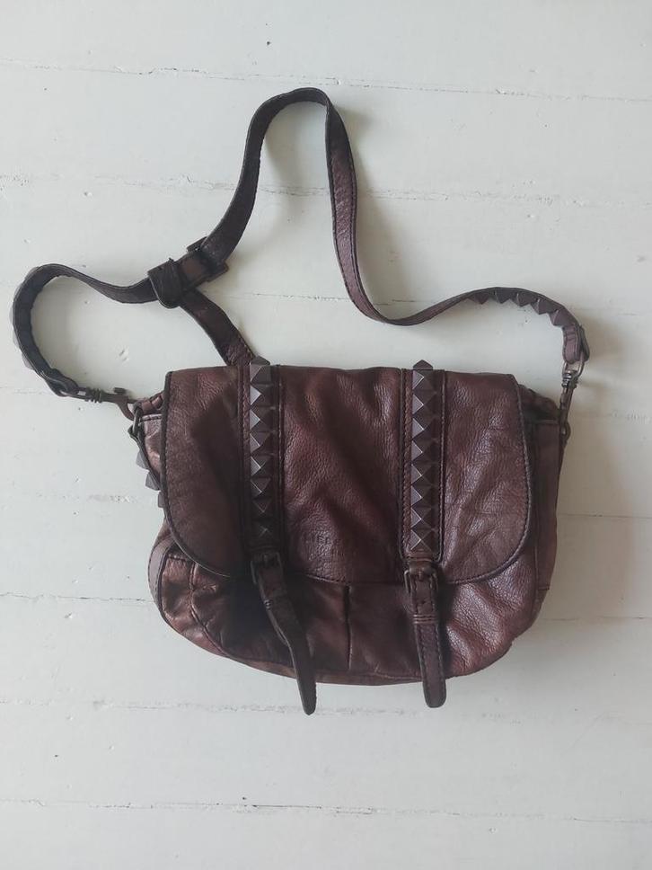Bruine leren handtas met studs van Liebeskind, Handtassen en Accessoires, Tassen | Damestassen, Zo goed als nieuw, Handtas, Ophalen