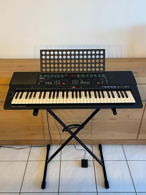 Yamaha keyboard psr 500, Muziek en Instrumenten, Keyboards, Gebruikt, 61 toetsen, Yamaha, Aanslaggevoelig, Met standaard, Midi-aansluiting