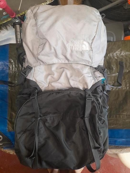 Sac à dos The North Face 65 L, Handtassen en Accessoires, Tassen | Rugtassen, Zo goed als nieuw, Ophalen