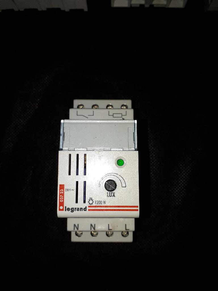 Matériel electrique, Enlèvement, Comme neuf, Interrupteur