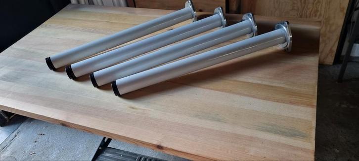 Tafel met stevige metalen poten eenvoudige montage., Doe-het-zelf en Bouw, Metalen, Zo goed als nieuw, Ophalen