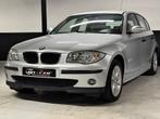 BMW 116i BENZINE | AIRCO | ZEER PROPER |GEKEURD | LEZ OK ✅, Auto's, BMW, Voorwielaandrijving, Zwart, 4 cilinders, 5 deurs