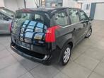 Peugeot 5008 1.6 essence 152.000km airco Gps, Auto's, Peugeot, Euro 5, Monovolume, Zwart, Zwart