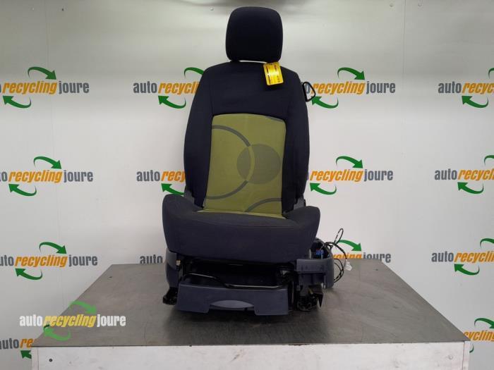 Stoel links van een Peugeot 1007, Auto-onderdelen, Interieur en Bekleding, Peugeot, Gebruikt, 3 maanden garantie