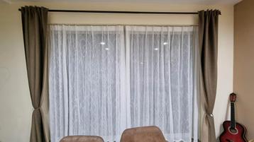 Gordijnen 6x bruin verduisterd / 6x wit lichtdoorlatend beschikbaar voor biedingen