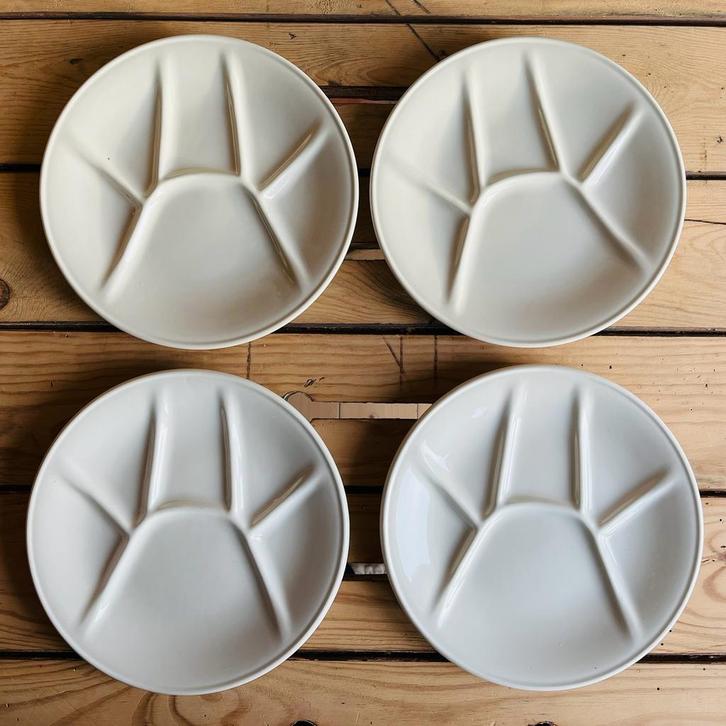 4 vintage witte fondueborden of hapjesborden Boch, Antiek en Kunst, Antiek | Servies los, Ophalen of Verzenden