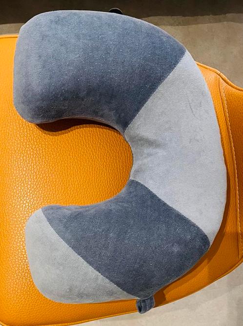 2 reiskussens in uitstekende staat, Handtassen en Accessoires, Tassen | Reistassen en Weekendtassen, Zo goed als nieuw, Blauw