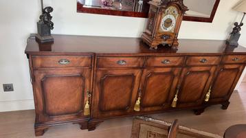 Dressoir kast beschikbaar voor biedingen