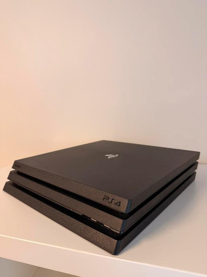 PlayStation 4Pro, Games en Spelcomputers, Spelcomputers | Sony PlayStation 4, Zo goed als nieuw, Ophalen of Verzenden