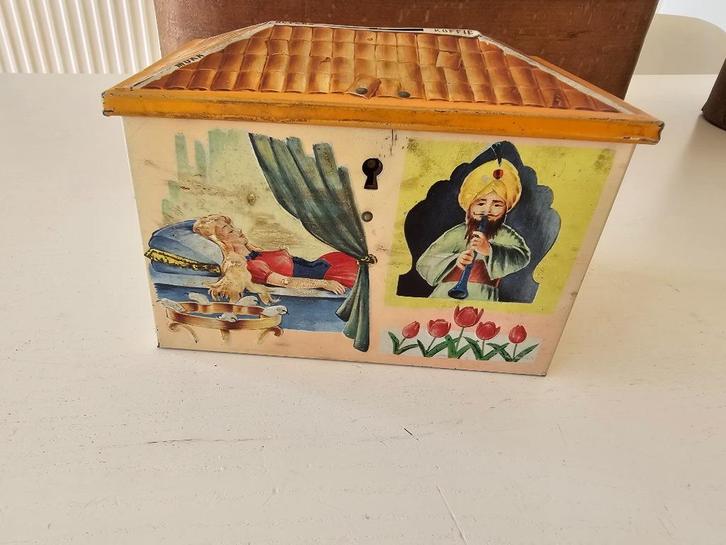 Mooi blikken spaarpotje met afbeeldingen uit de efteling: fa, Verzamelen, Spaarpotten, Ophalen of Verzenden