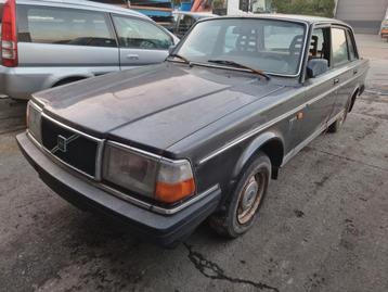 Volvo 240 GL 1986 disponible aux enchères