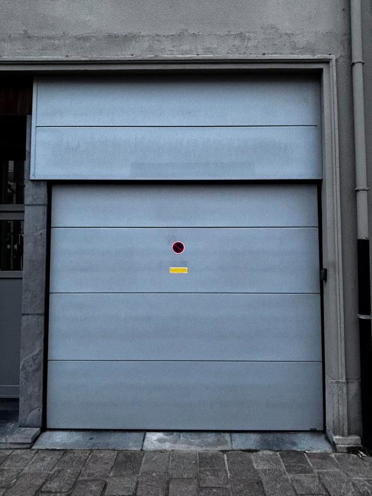 Sectionale garagepoort + raam + voordeur, Doe-het-zelf en Bouw, Deuren en Vliegenramen, Gebruikt, Garagedeur, 215 cm of meer, 120 cm of meer