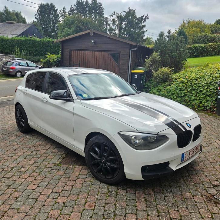 Bmw 114d, Auto's, BMW, 1 Reeks, Diesel, Euro 5, 5 deurs, Handgeschakeld, Wit, Zwart, Stof, Achterwielaandrijving, Ophalen