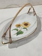 Edelstein Bavaria serveer schaal met bloemmotief genummerd, Ophalen of Verzenden