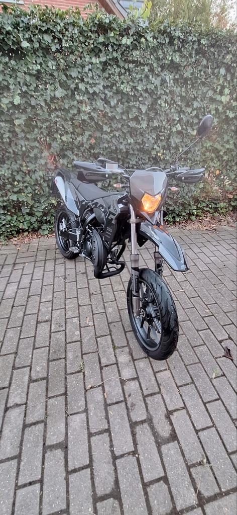Sherco Black Moon van 2023 met 3130km, Fietsen en Brommers, Brommers | Derbi, Zo goed als nieuw, Klasse B (45 km/u), Ophalen