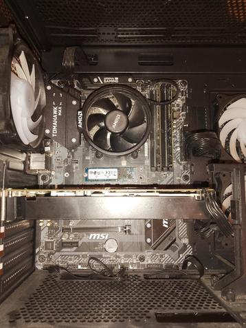 MSI Tomahawk max b450 beschikbaar voor biedingen