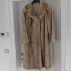 Manteau en vison beige, dégradé de tons brun clair, Ophalen, Gedragen, Beige