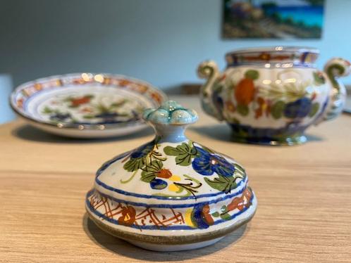 Exclusief Handgemaakte keramiek "Calf Faenza" Italy, Verzamelen, Porselein, Kristal en Bestek, Zo goed als nieuw, Kop en/of schotel