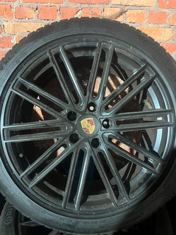 Porsche Cayenne winterset beschikbaar voor biedingen
