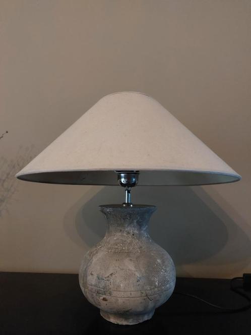 Lamp met voet in steen, Maison & Meubles, Lampes | Lampes de table, Enlèvement