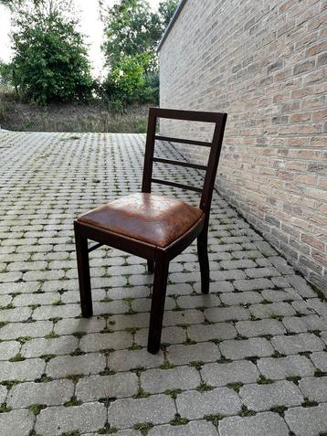 Te renoveren stoel beschikbaar voor biedingen